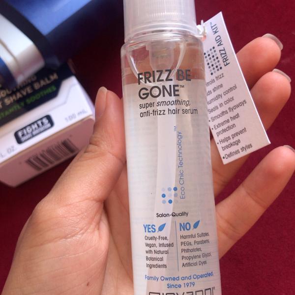 Xịt dưỡng tóc Giovanni Frizz Be Gone Super Smoothing Anti-Frizz Hair Serum lọ 81 ml 4 Xịt dưỡng tóc Giovanni Frizz Be Gone Super Smoothing Anti-Frizz Hair Serum lọ 81 ml - Ảnh 4
