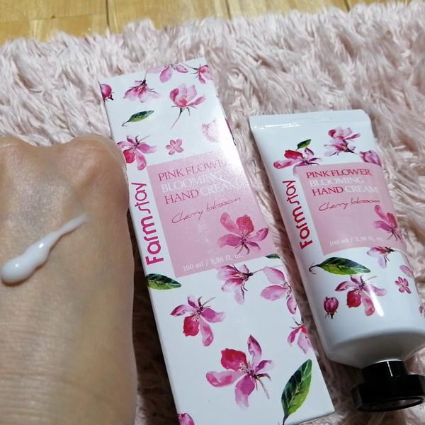 Kem Dưỡng Da Tay Pink Flower Blooming hương hoa anh đào hộp 3.38 fl oz (100 ml) của Farmstay 4 Kem Dưỡng Da Tay Pink Flower Blooming hương hoa anh đào hộp 3.38 fl oz (100 ml) của Farmstay - Ảnh 4