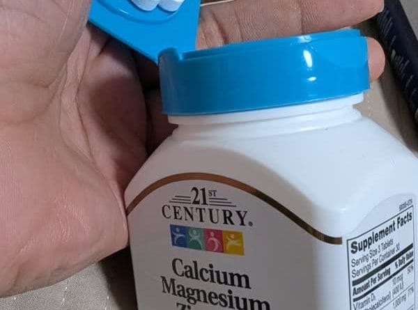 Review Calcium Magnesium Zinc + D3 của 21st Century có tốt không? 2 21st century calcium magnesium zinc d3 90 tablets