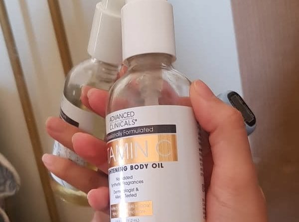 Đánh giá chi tiết Vitamin C Brightening Body Oil của Advanced Clinicals 1 advanced clinicals vitamin c brightening body oil 3 8 fl oz 112 ml 2