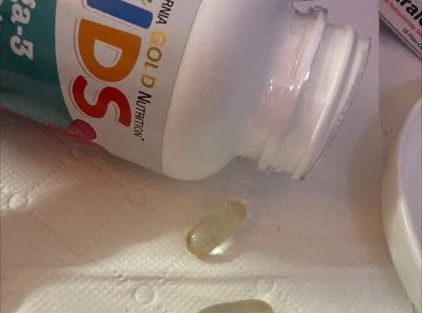 Review California Gold Nutrition Kid's Omega-3 Fish Oil có tốt không? 8 california gold nutrition kid s omega 3 fish oil natural strawberry 60 fish gelatin softgels 6