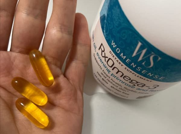 Đánh giá chi tiết Natural Factors WomenSense RxOmega-3 EnteriPure Softgels 1 natural factors womensense rxomega 3 120 enteripure softgels 2